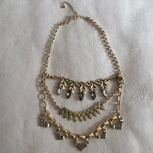 Sparkly statement necklace